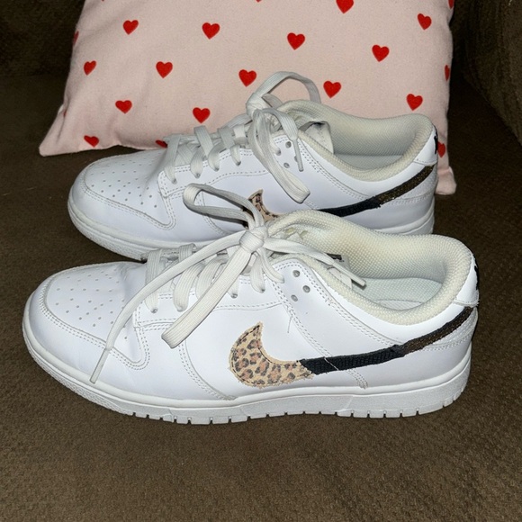 Nike shoes - Picture 2 of 5